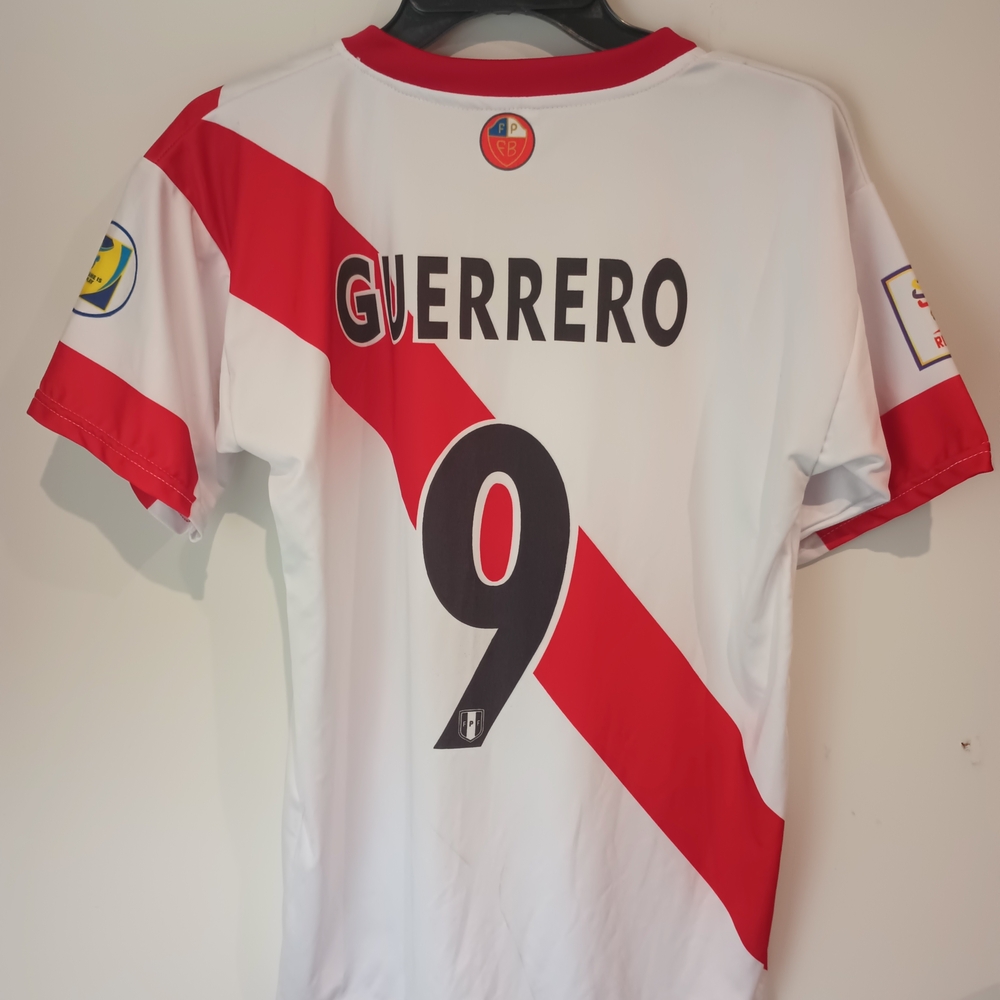 Peru National Soccer Team Jersey #9 Paolo Guerrero Men’s Sz Small - Picture 7 of 7